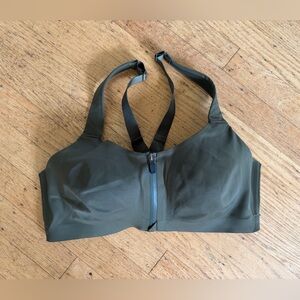 Victoria’s Secret incredible knockout ultra max Racerback sports bra 36D